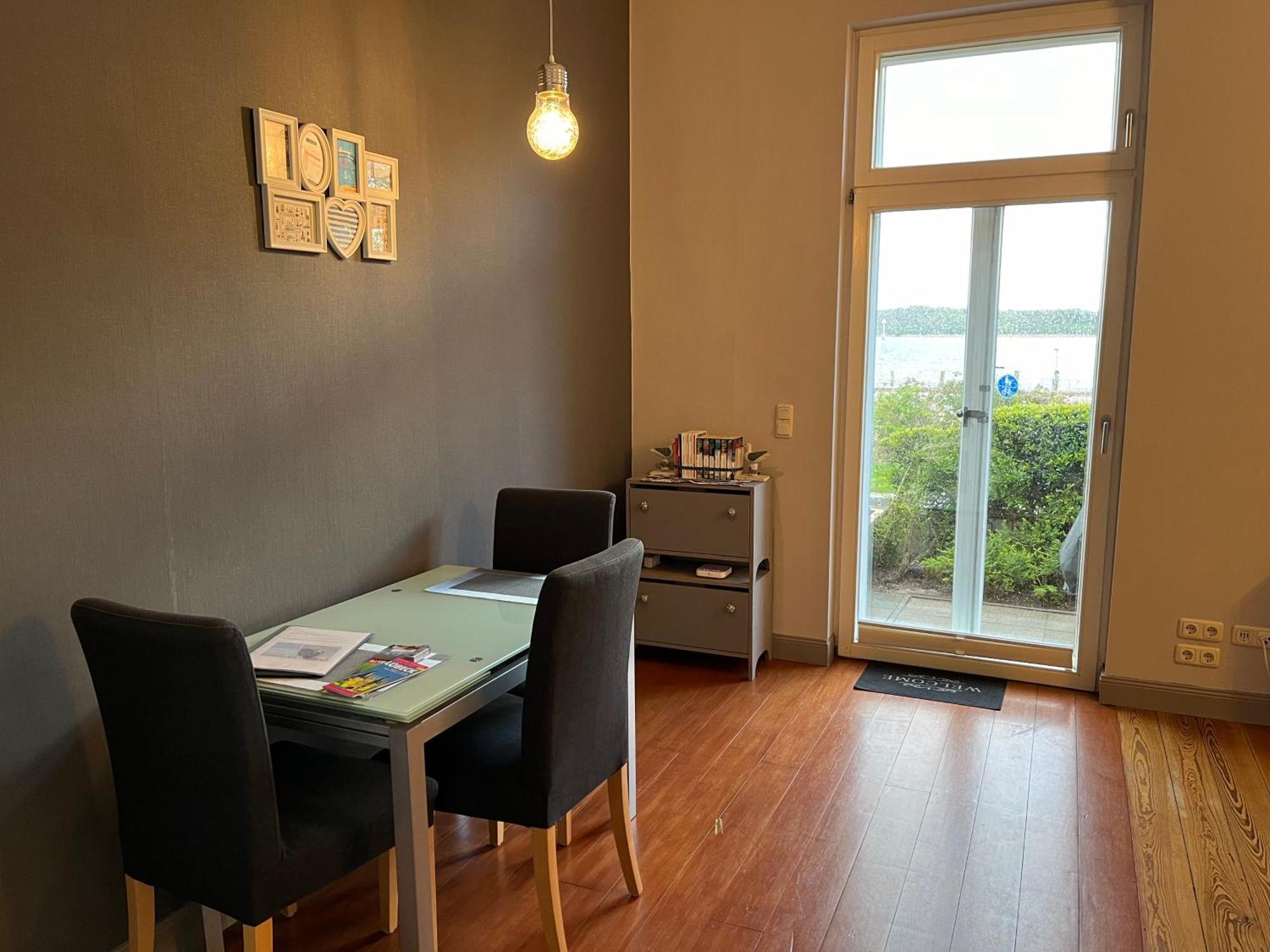 Wohnen Am Seglerhafen Mit Traveblick Im Kontorhaus Viele Extras Apartment Lubeck Ngoại thất bức ảnh
